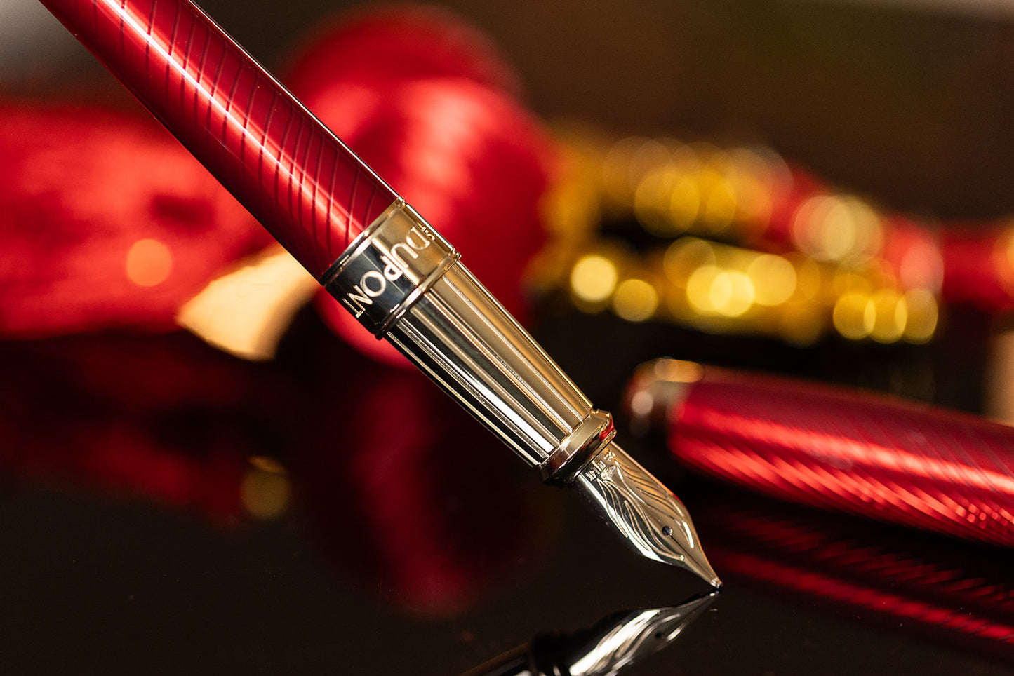 ST Dupont Line D Horse Mane Red + Gold Fountain Pen